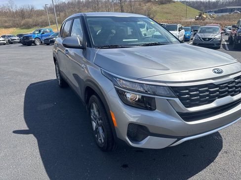 Used 2021 Kia Seltos LX image 9