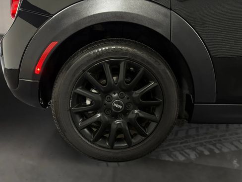 Used 2017 MINI Cooper 4-Door Hardtop FWD image 23