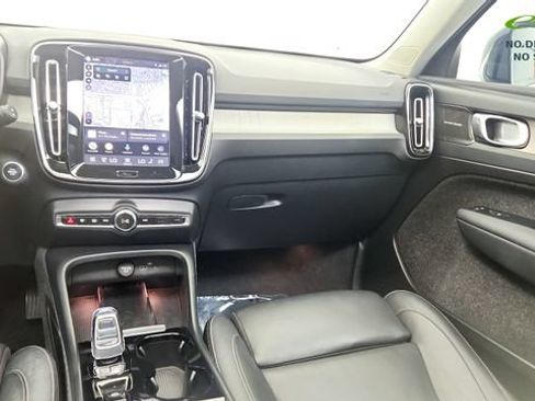 Used 2024 Volvo XC40 B5 Plus w/ Protection Package Premier AWD/4WD image 55
