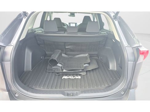 Used 2022 Toyota RAV4 XLE w/ Convenience Package FWD image 27