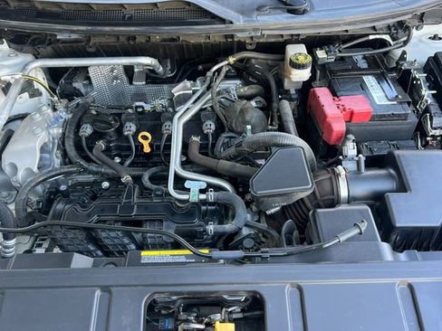 Used 2021 Nissan Rogue SV image 24