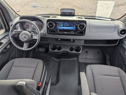Used 2025 Mercedes-Benz Sprinter 2500 image 14