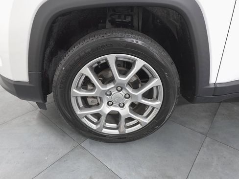 Used 2022 Jeep Compass Latitude image 27