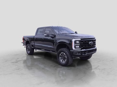 Used 2023 Ford F250 XLT w/ Black Appearance Package AWD/4WD image 2