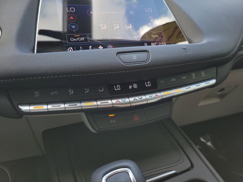 Used 2019 Cadillac XT4 Luxury image 24