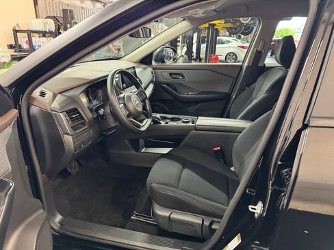 Used 2023 Nissan Rogue S AWD/4WD image 17