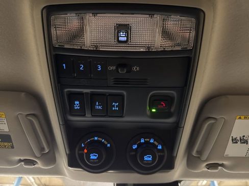 Used 2024 Toyota 4Runner TRD Off-Road Premium image 38