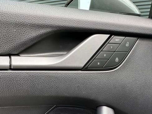 Certified 2022 Porsche 911 Carrera RWD image 17
