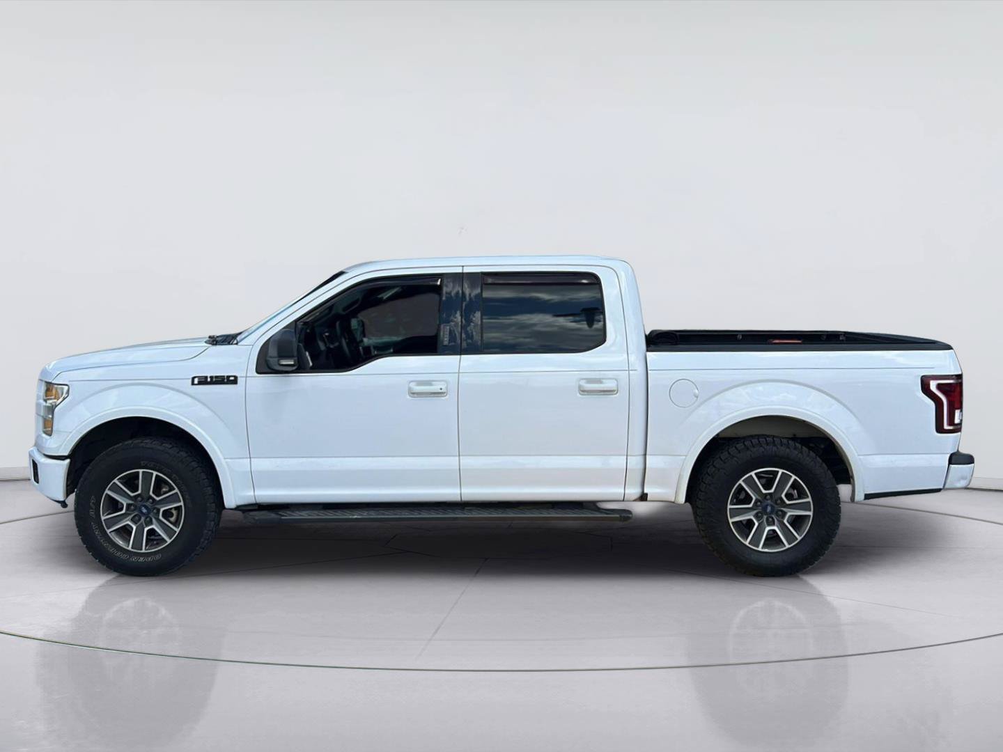 Used 2017 Ford F150 XLT w/ Equipment Group 302A Luxury RWD image 1