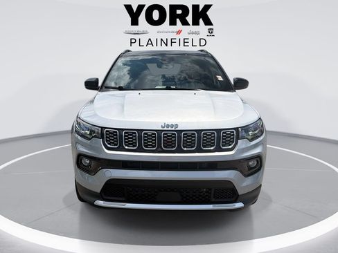 Used 2025 Jeep Compass Limited AWD/4WD image 2