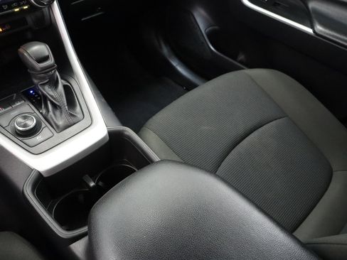 Certified 2025 Toyota RAV4 LE AWD/4WD image 16