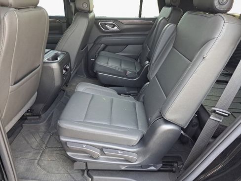 Used 2023 Chevrolet Tahoe Z71 w/ Luxury Package AWD/4WD image 11