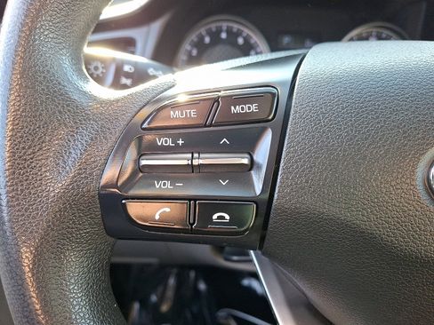 Used 2019 Hyundai Elantra SE w/ Winter Weather Package image 20