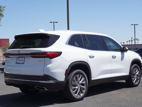 New 2026 Buick Enclave Preferred w/ Super Cruise Package FWD image 3