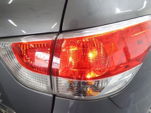 Used 2015 Nissan Pathfinder SV w/ Trailer Tow Package image 28