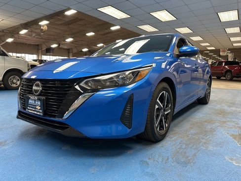 Used 2025 Nissan Sentra SV image 10