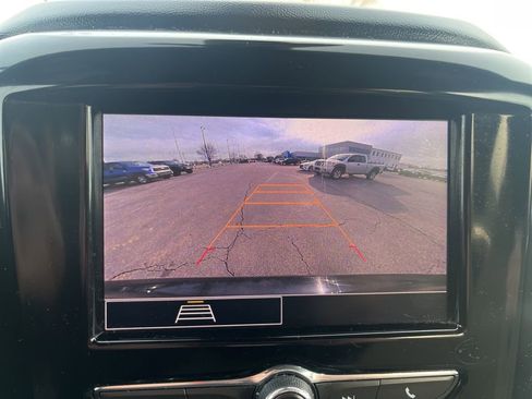 Used 2023 Chevrolet Traverse LS image 9