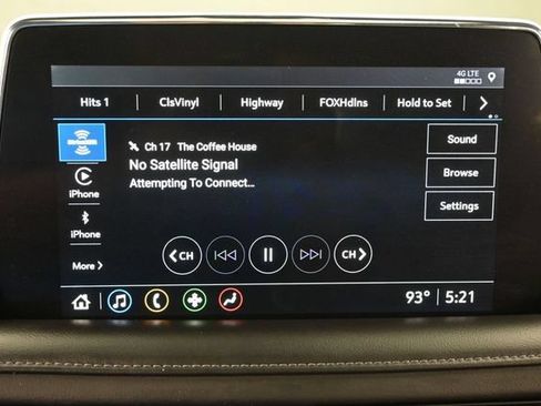 Used 2021 Chevrolet Tahoe Z71 w/ Luxury Package AWD/4WD image 19