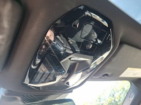 Used 2025 BMW i5 eDrive40i RWD image 31