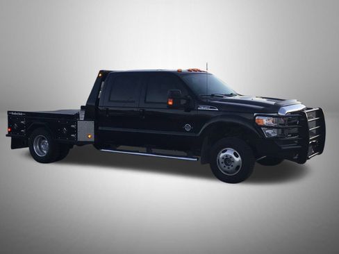 Used 2016 Ford F350 Lariat image 2