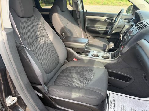 Used 2007 Saturn Outlook XE w/ Advanced Audio Pkg FWD image 22