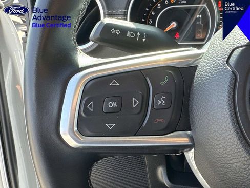 Used 2018 Jeep Wrangler Unlimited Sahara AWD/4WD image 25
