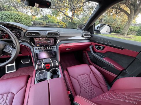 Used 2024 Lamborghini Urus S image 19