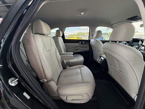 Used 2022 Kia Sorento AWD SX Prestige Plug-In Hybrid image 33
