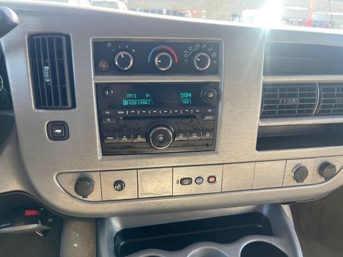 Used 2014 Chevrolet Express 1500 AWD image 26