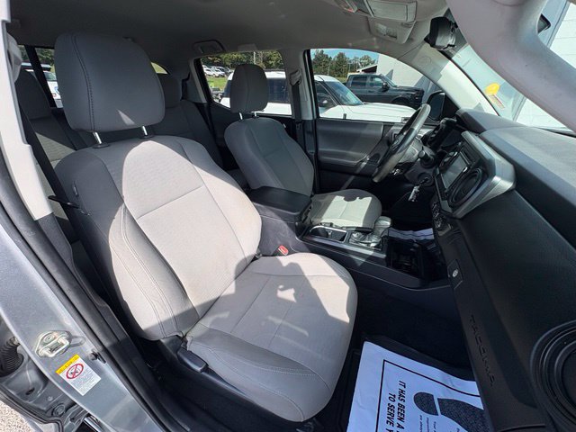 Used 2019 Toyota Tacoma SR w/ SR Convenience Package RWD image 22