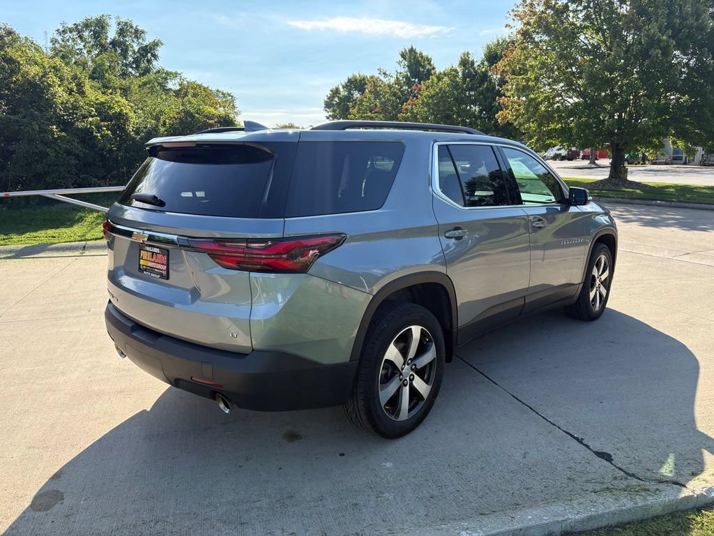 Used 2023 Chevrolet Traverse LT w/ LT Premium Package AWD/4WD image 9