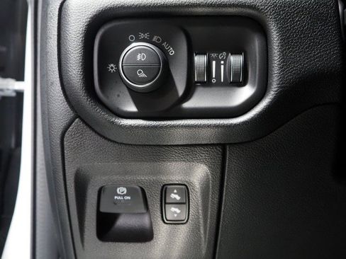 Used 2022 RAM 1500 4x4 Crew Cab Laramie image 26