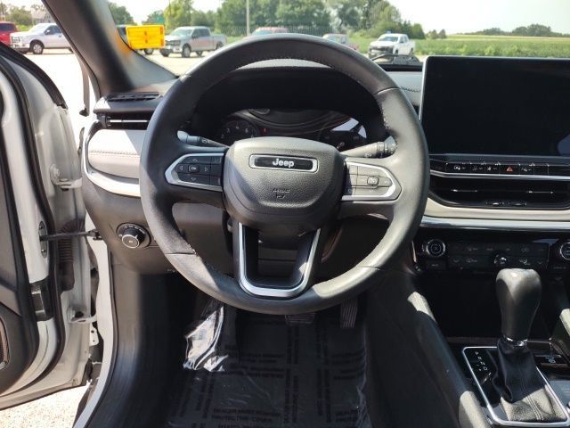 Used 2024 Jeep Compass Limited AWD/4WD image 12