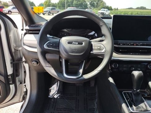 Used 2024 Jeep Compass Limited AWD/4WD image 12