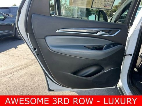 Used 2023 Buick Enclave Essence image 13