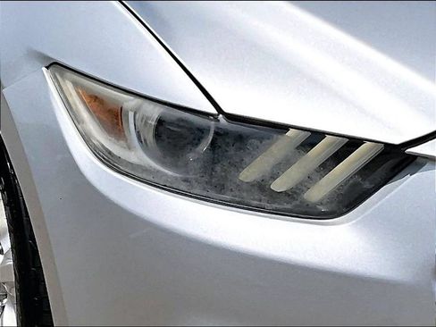 Used 2016 Ford Mustang Coupe RWD image 33
