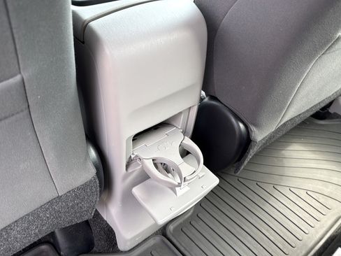 Used 2016 Toyota Prius V Three FWD image 17