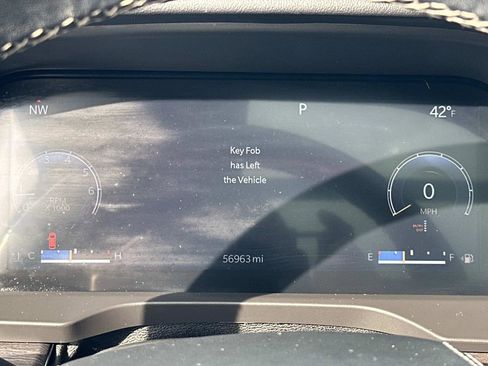 Used 2022 Jeep Grand Cherokee Overland w/ Luxury Tech Group IV image 20