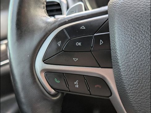 Used 2020 Jeep Grand Cherokee Overland AWD/4WD image 23