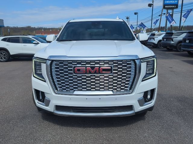 Used 2023 GMC Yukon Denali AWD/4WD image 3