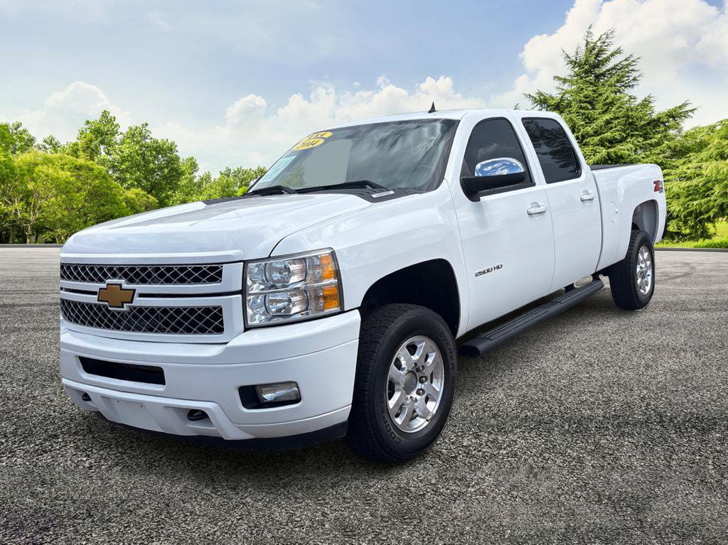Used 2014 Chevrolet Silverado 2500 LT w/ Z71 Appearance Package AWD/4WD image 3
