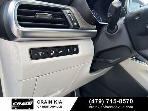 Certified 2022 Kia Telluride SX w/ SX Prestige Package AWD/4WD image 10