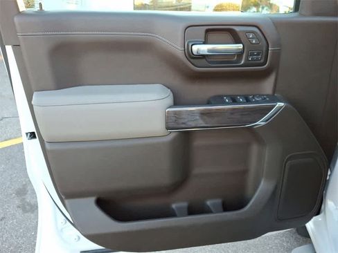 Used 2021 Chevrolet Silverado 1500 LTZ w/ Z71 Off-Road Package image 11