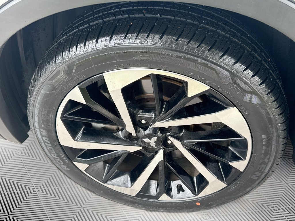 Used 2023 Mitsubishi Outlander SE FWD image 36