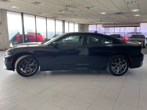 Used 2019 Dodge Charger GT image 4