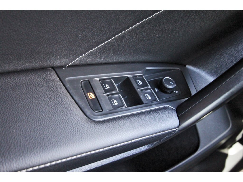 Used 2023 Volkswagen Tiguan SE R-Line FWD image 21