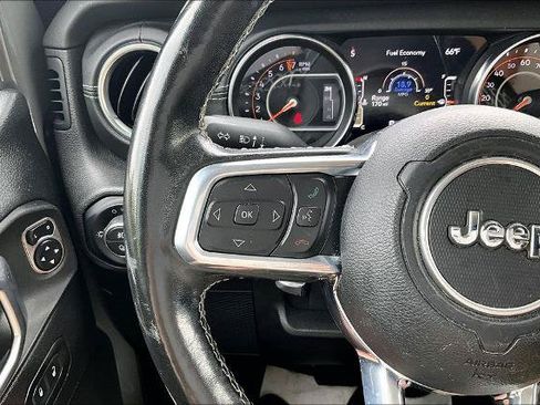 Used 2021 Jeep Gladiator Overland AWD/4WD image 18