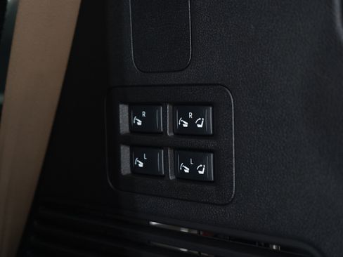 Used 2025 Nissan Armada Platinum image 20