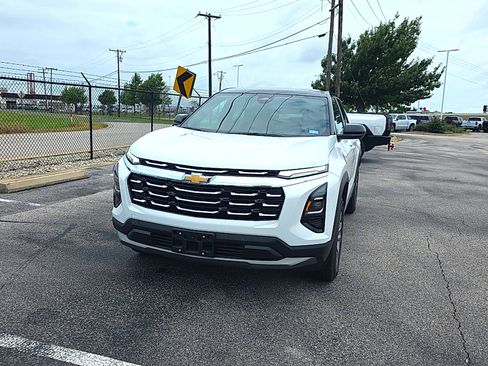 Used 2025 Chevrolet Equinox LT FWD image 5
