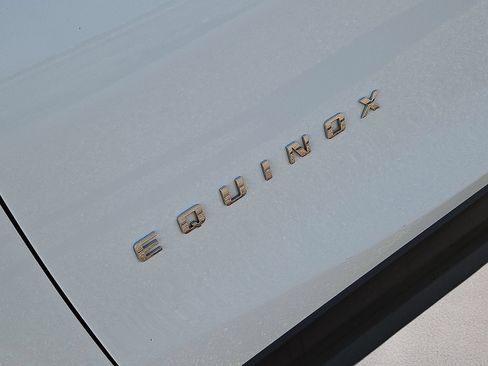 Used 2024 Chevrolet Equinox LT FWD image 11